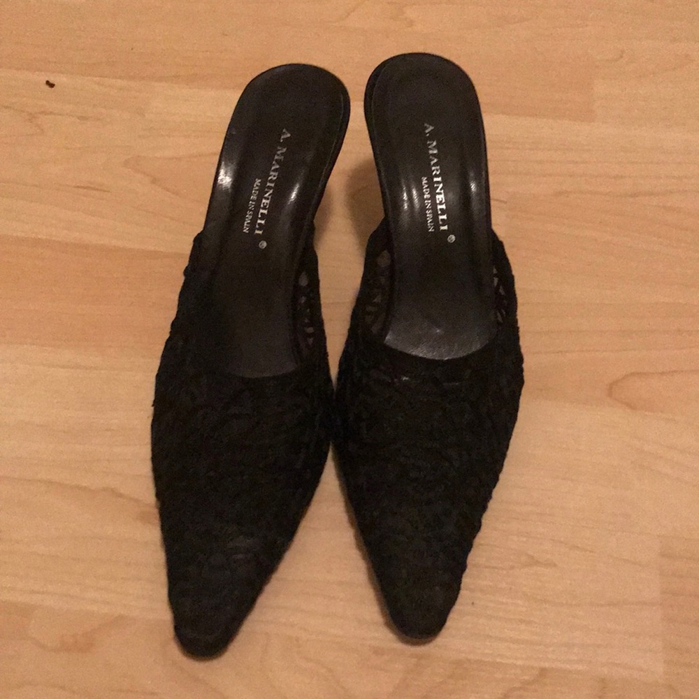 beautiful laced point toe shoe, black, heel not too high, super comfortable